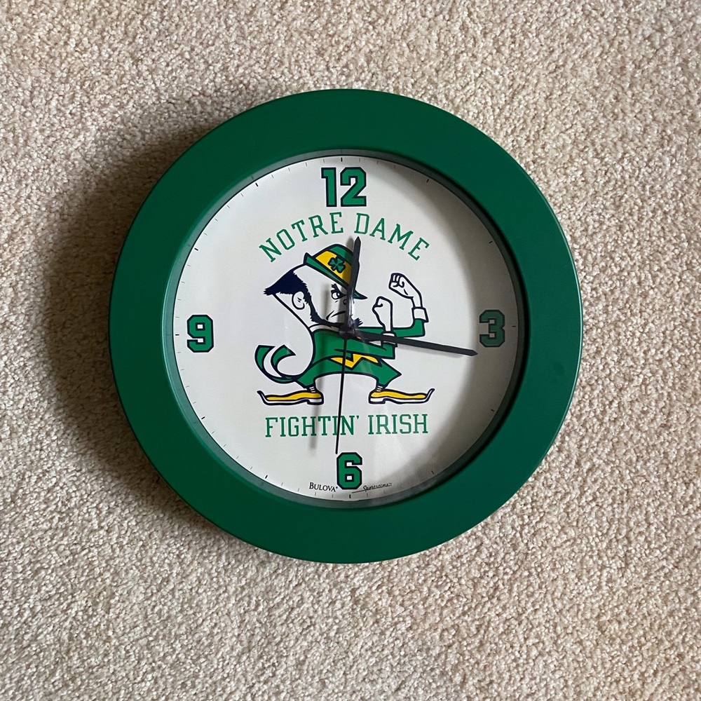 Notre Dame Clock - Picture 2 of 6